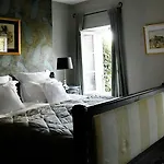 Charming Riverside House In Medieval Village * Villeneuve-Minervois