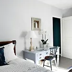 Charming Riverside House In Medieval Village * Villeneuve-Minervois