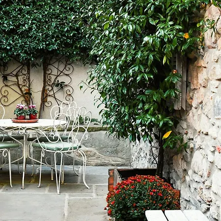Charming Riverside House In Medieval Village Villeneuve-Minervois