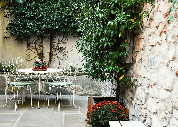 Charming Riverside House In Medieval Village Villeneuve-Minervois